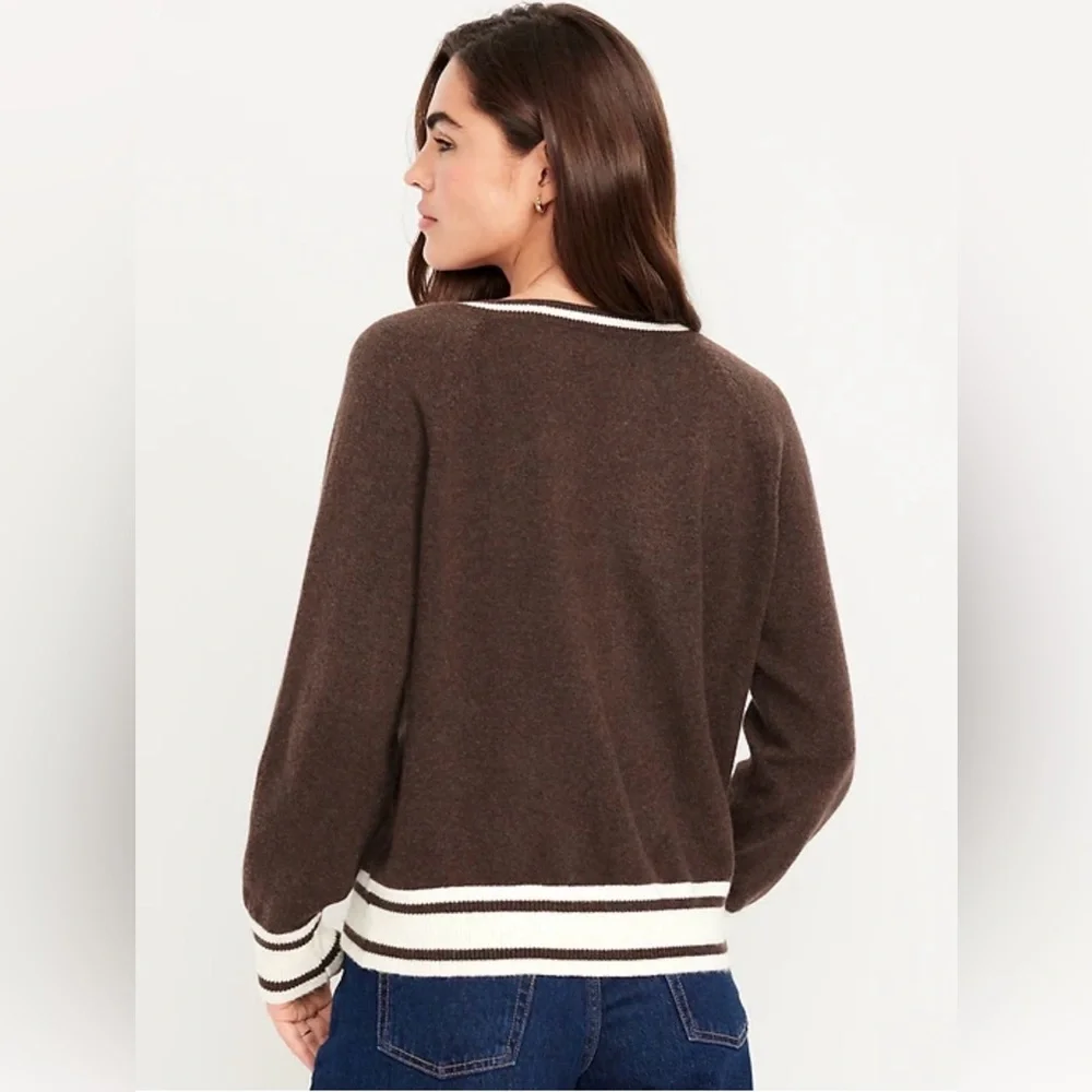 Old Navy SoSoft Loose V-Neck Sweater, Size XL. - Picture 3 of 10